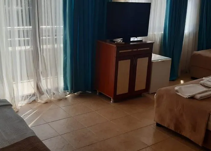 Dut Hotel *